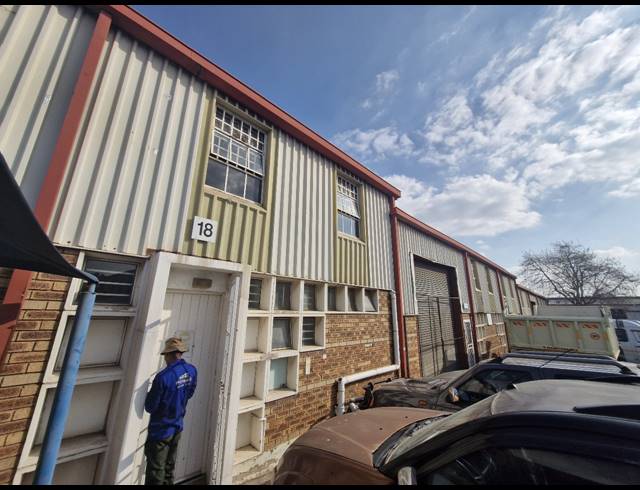480M² WAREHOUSE TO LET IN DENVER